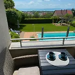 Panorama Apartmanhaz * バラトンフレド