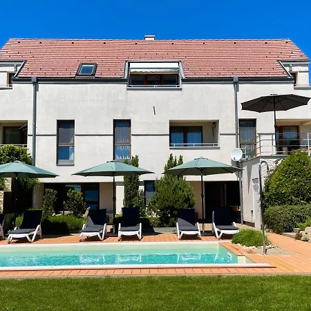 Panorama Apartmanhaz *